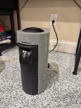 De'Longhi Nespresso Vertuo Plus Coffee and Espresso Maker Grey MAIN UNIT ONLY